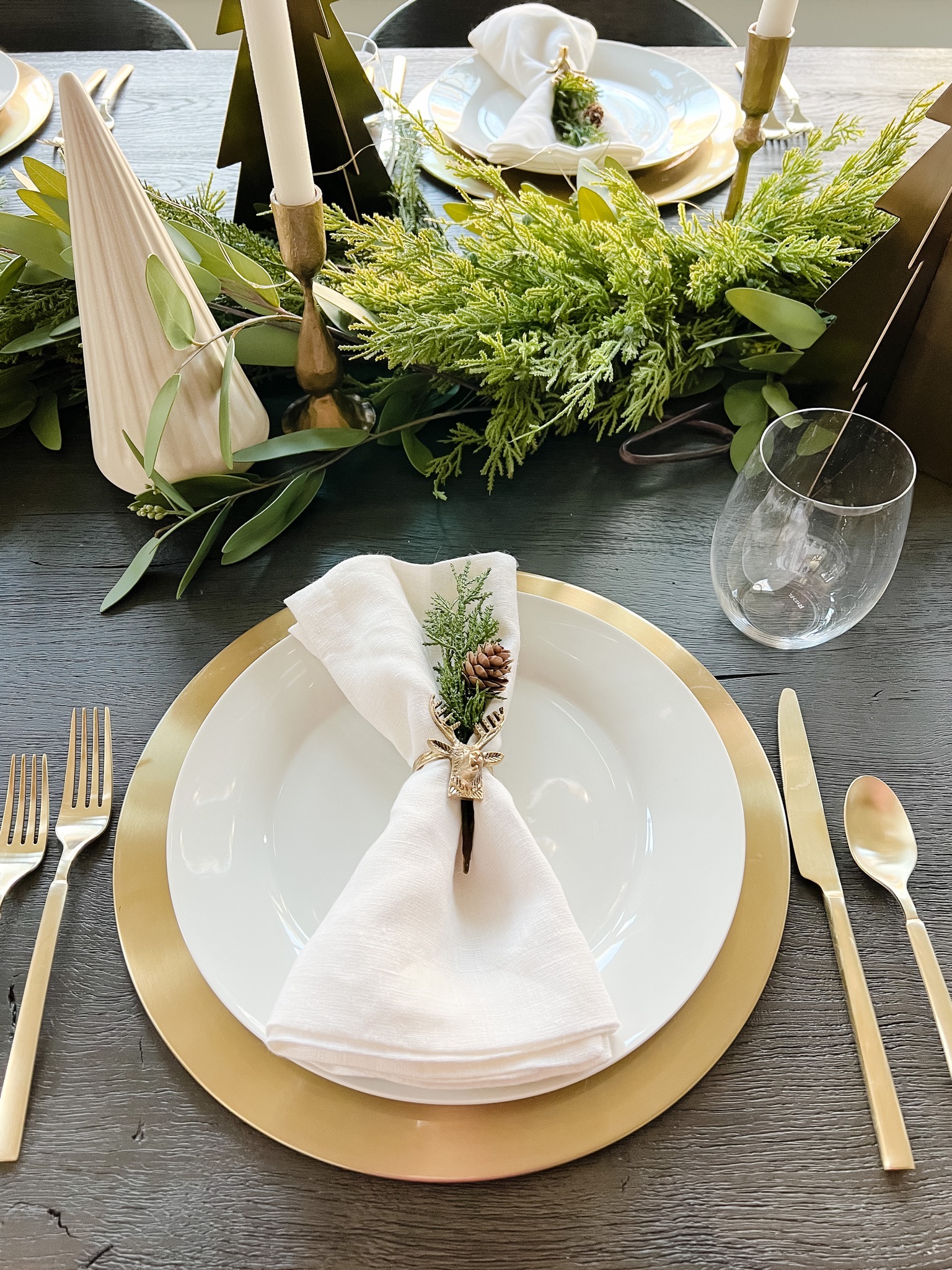 how to create a holiday tablescape