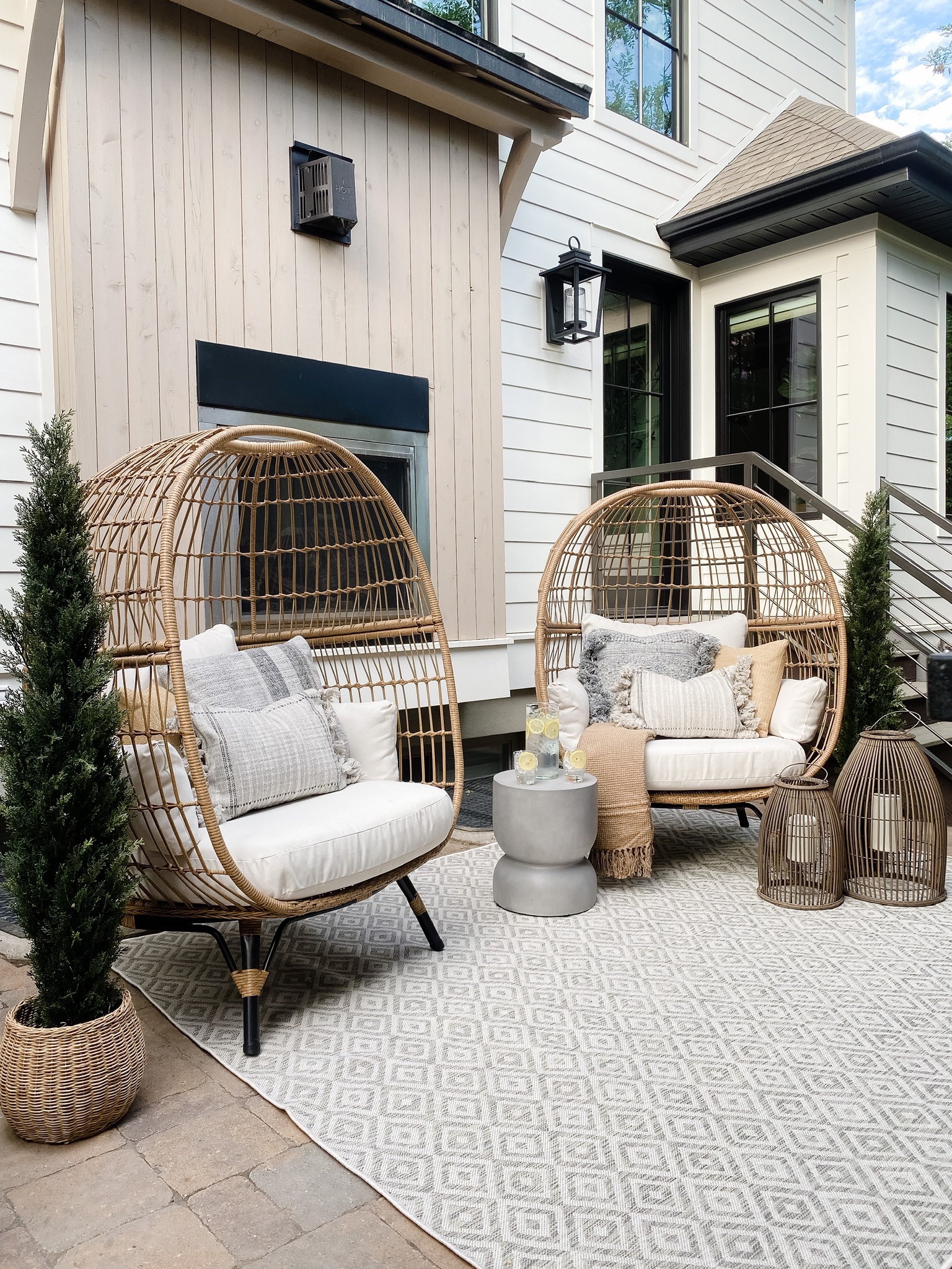 styling tips for outdoor spaces